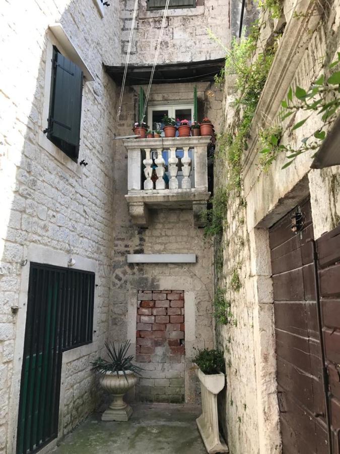 Old Town Apartments Trogir - Free Parking Esterno foto