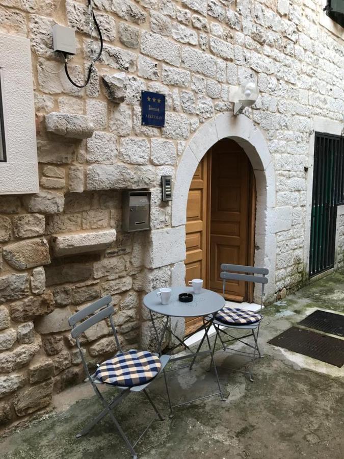 Old Town Apartments Trogir - Free Parking Esterno foto