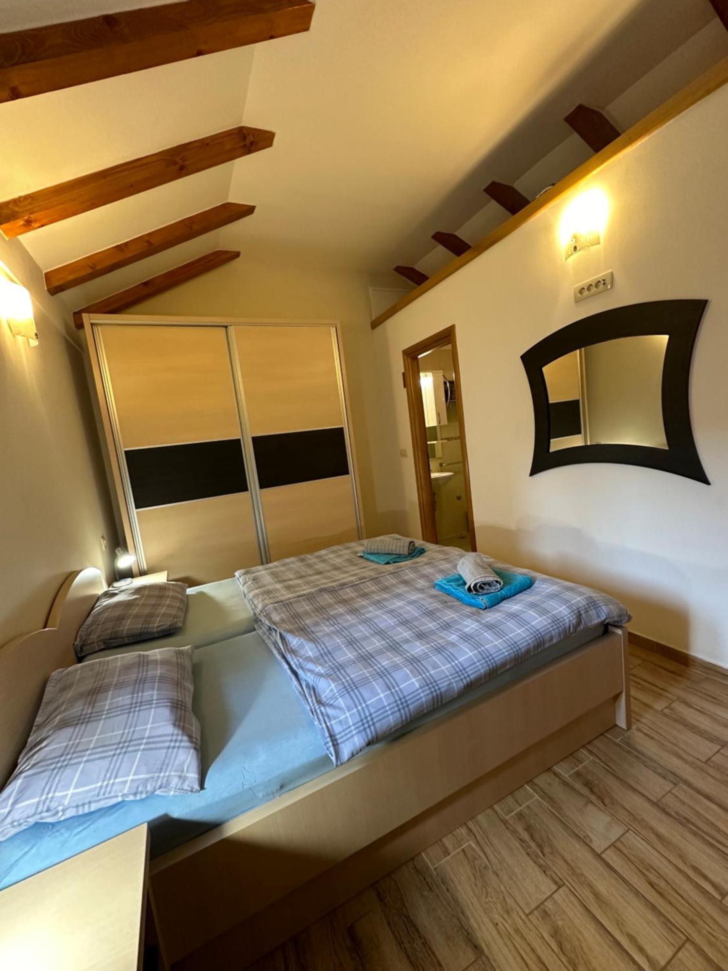 Old Town Apartments Trogir - Free Parking Esterno foto