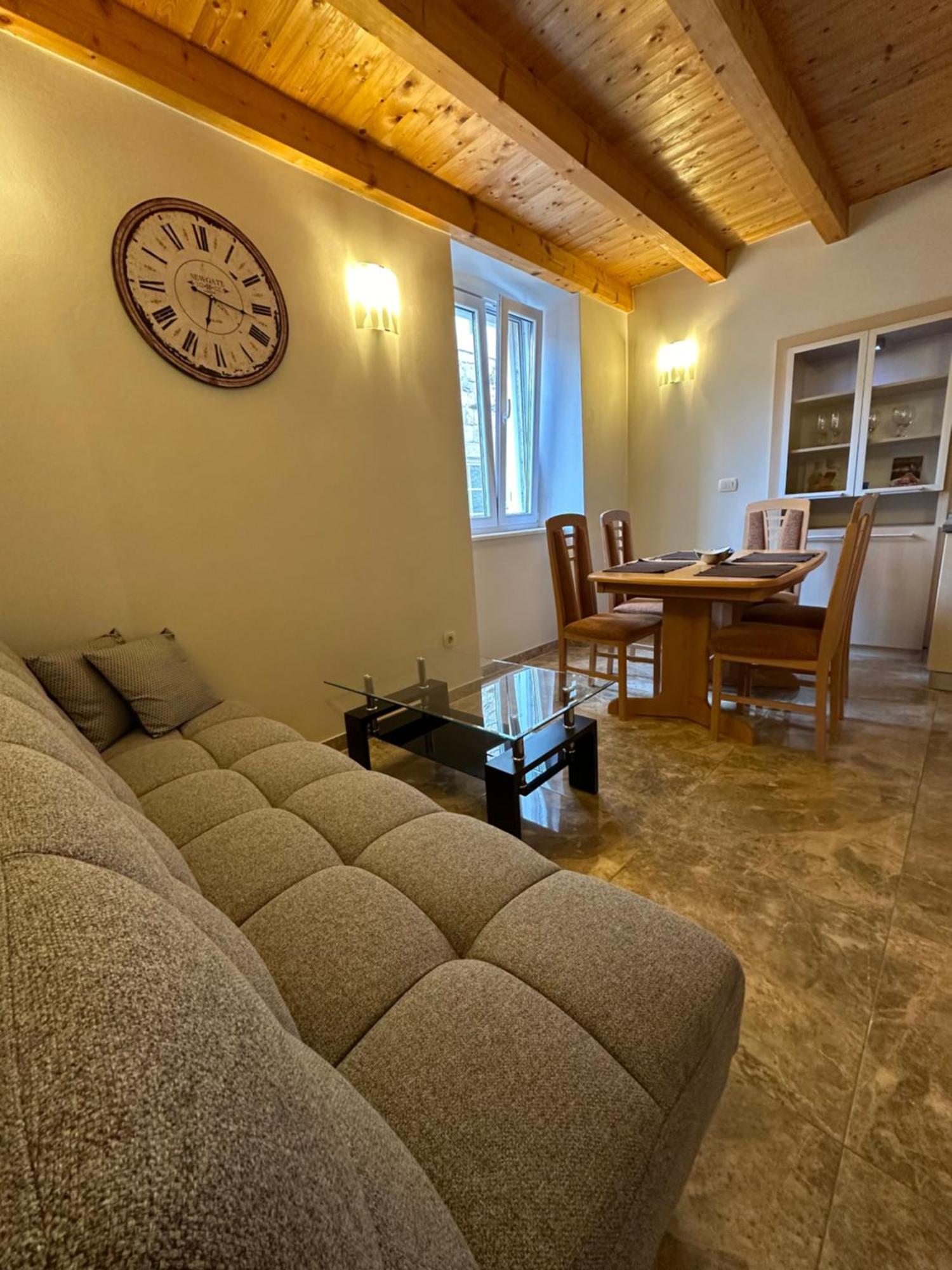Old Town Apartments Trogir - Free Parking Esterno foto